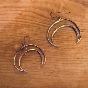NWOT Large Gold Crescent Moon Dangle Earrings > 2”